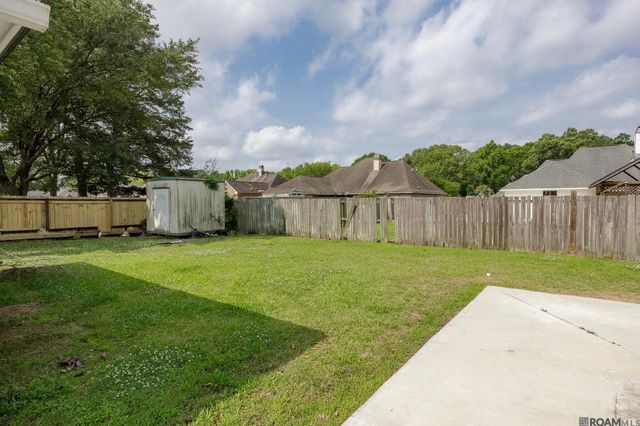 16497 Jefferson Oaks Dr, Prairieville, LA 70769