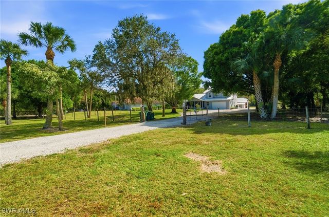 5860 Dogwood WAY, Naples, FL 34116