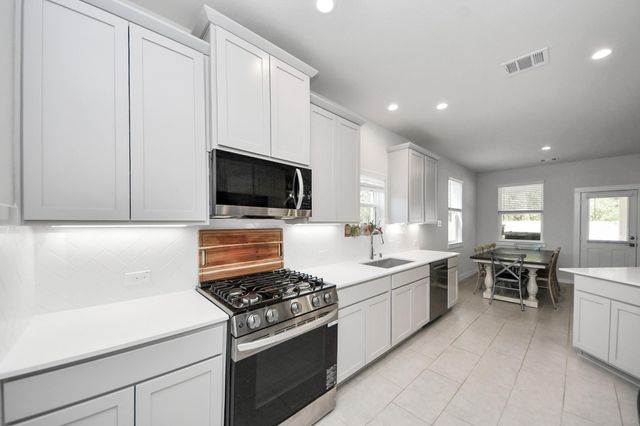 297 Gallant Fox Way, New Caney, TX 77357