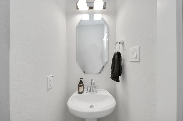 297 Gallant Fox Way, New Caney, TX 77357