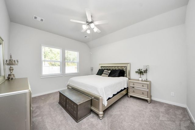 297 Gallant Fox Way, New Caney, TX 77357