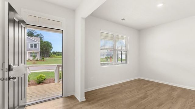8174 Coldstream Drive, Fairburn, GA 30213