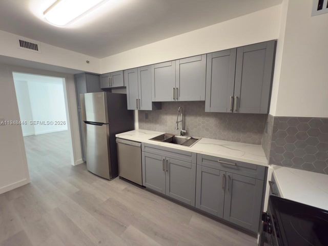 9195 NE Collins Ave 911, Surfside, FL 33154