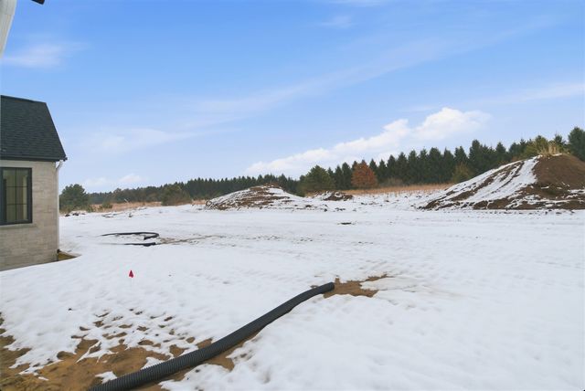 61121 Airpark Lane, Mattawan, MI 49071