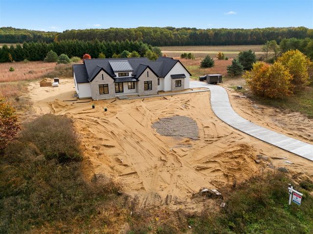 61121 Airpark Lane, Mattawan, MI 49071