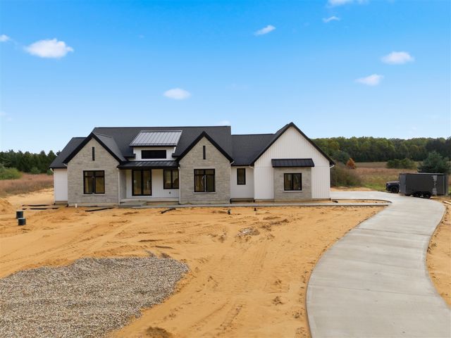 61121 Airpark Lane, Mattawan, MI 49071