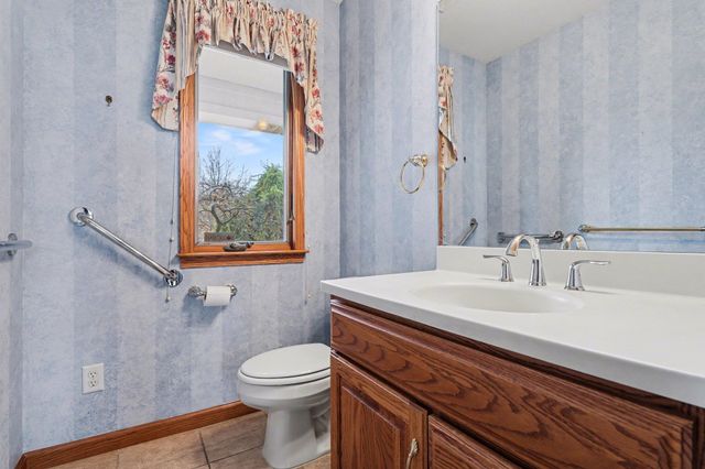 5629 Firethorne Drive, Bay City, MI 48706
