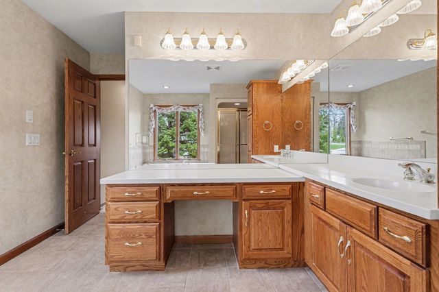 5629 Firethorne Drive, Bay City, MI 48706