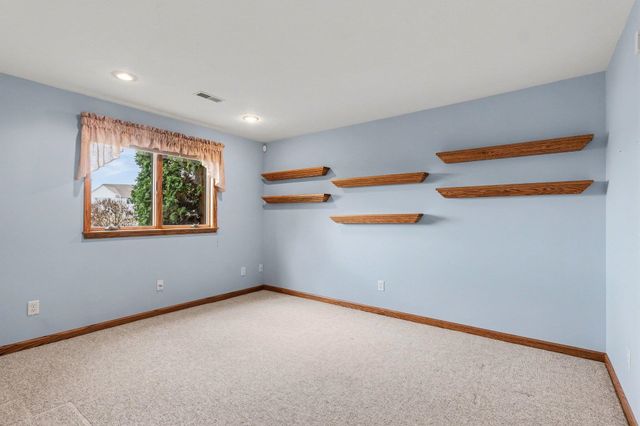 5629 Firethorne Drive, Bay City, MI 48706