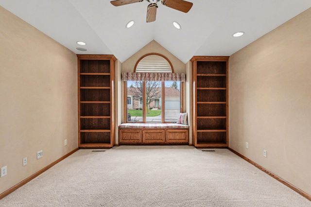 5629 Firethorne Drive, Bay City, MI 48706