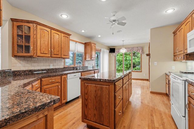 5629 Firethorne Drive, Bay City, MI 48706