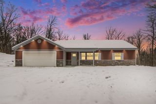 2824 E B Avenue, Plainwell, MI 49080