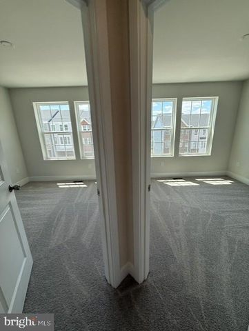 1813 SMITH ISLAND RD, Baltimore, MD 21244