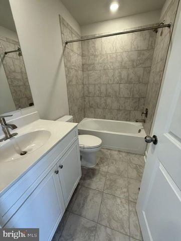1813 SMITH ISLAND RD, Baltimore, MD 21244