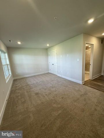 1813 SMITH ISLAND RD, Baltimore, MD 21244