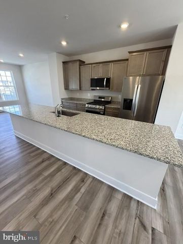 1813 SMITH ISLAND RD, Baltimore, MD 21244