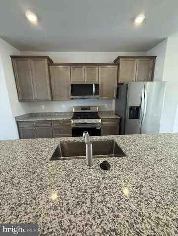 1813 SMITH ISLAND RD, Baltimore, MD 21244