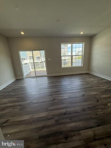 1813 SMITH ISLAND RD, Baltimore, MD 21244
