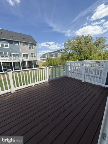 1813 SMITH ISLAND RD, Baltimore, MD 21244