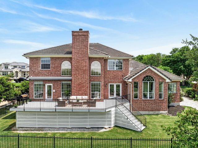12 Postwood RD, The Hills, TX 78738