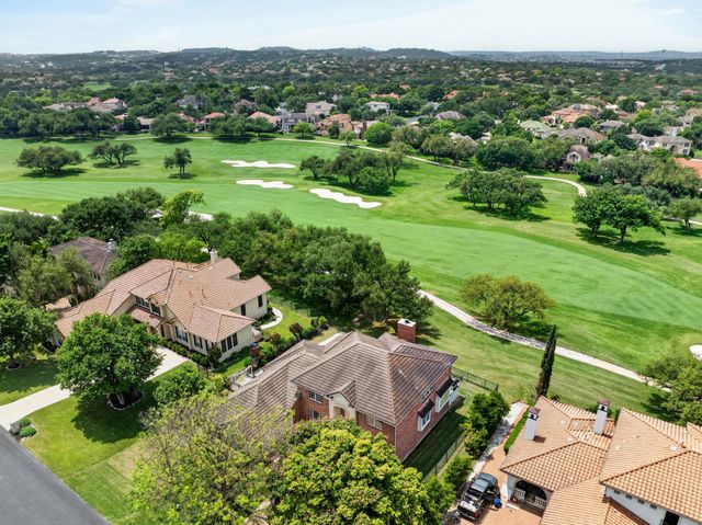 12 Postwood RD, The Hills, TX 78738
