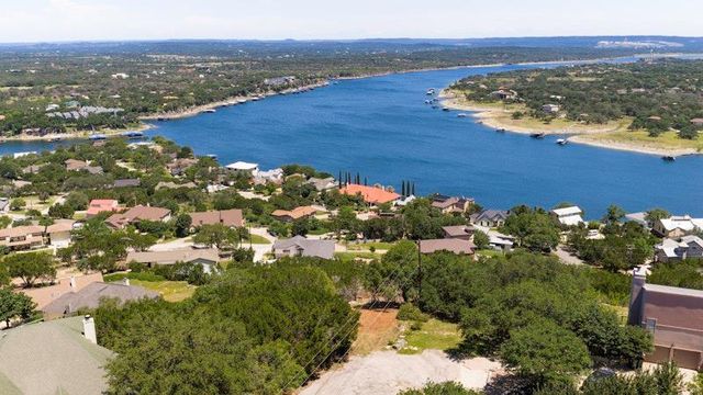 506 Ronay DR N, Spicewood, TX 78669