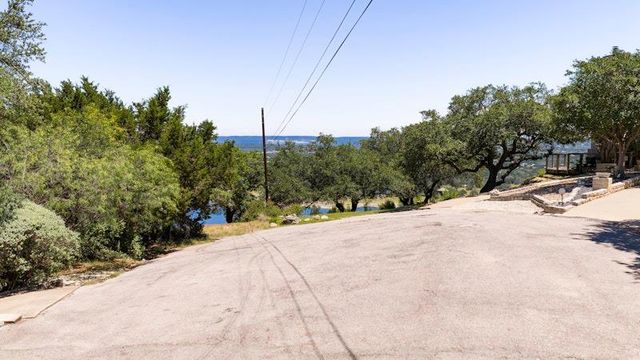 506 Ronay DR N, Spicewood, TX 78669