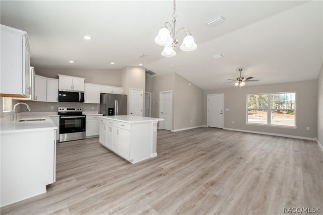 6727 N Waycross Way, Citrus Springs, FL 34434