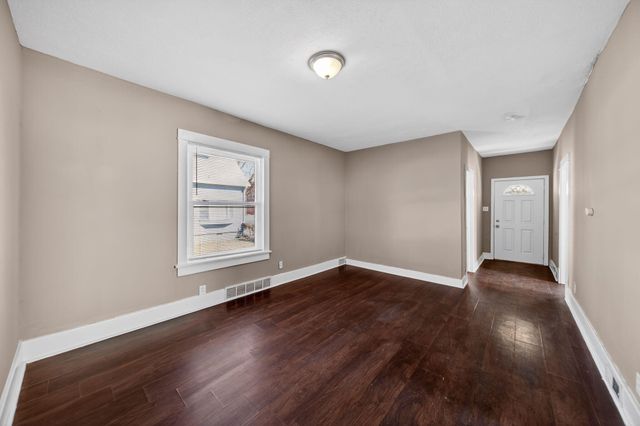 1910 S 8TH Street, Council Bluffs, IA 51501