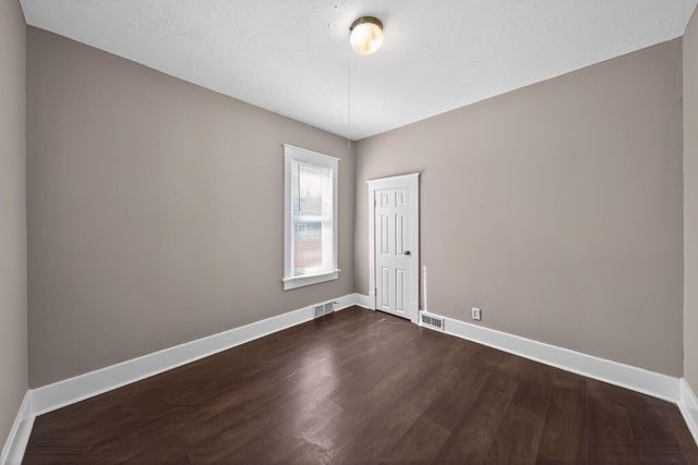 1910 S 8TH Street, Council Bluffs, IA 51501