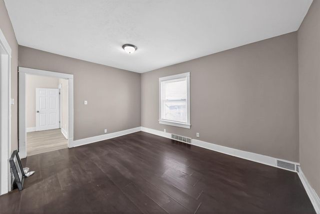 1910 S 8TH Street, Council Bluffs, IA 51501