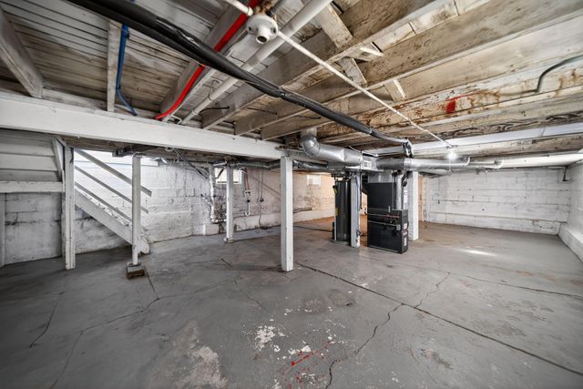 1910 S 8TH Street, Council Bluffs, IA 51501