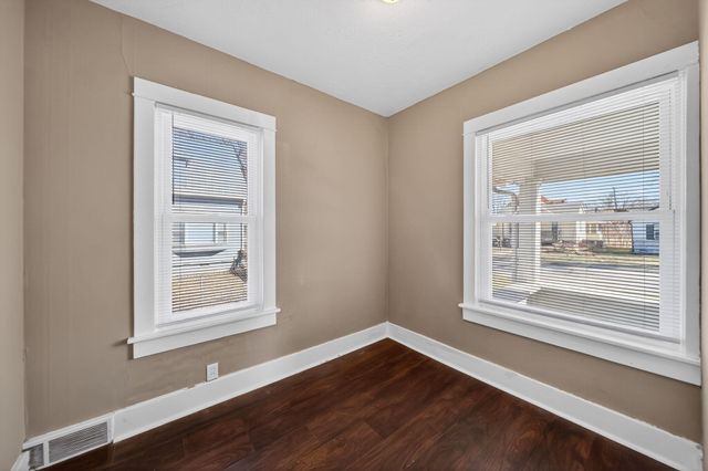 1910 S 8TH Street, Council Bluffs, IA 51501