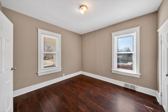 1910 S 8TH Street, Council Bluffs, IA 51501