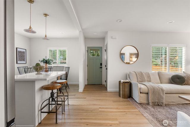 14016 2nd Avenue NW, Seattle, WA 98177