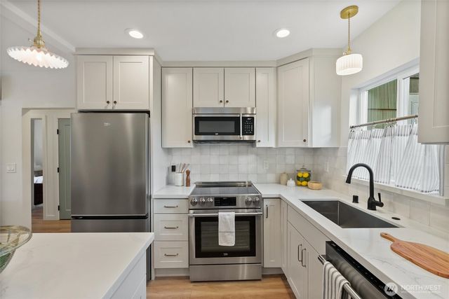 14016 2nd Avenue NW, Seattle, WA 98177