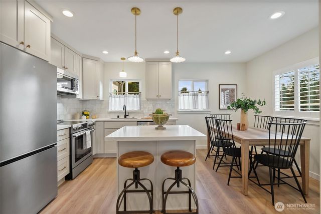 14016 2nd Avenue NW, Seattle, WA 98177