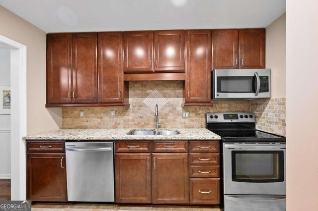 4101 N Gloucester Place, Atlanta, GA 30341