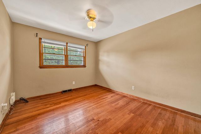 1129 Stoutamire DR, Salem, VA 24153