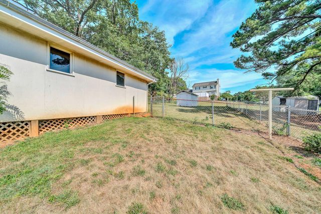 1129 Stoutamire DR, Salem, VA 24153