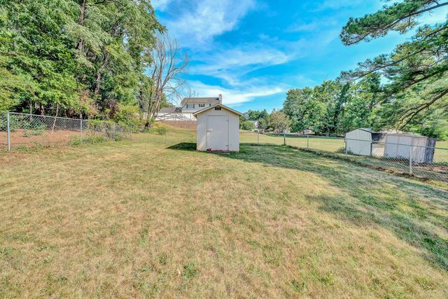 1129 Stoutamire DR, Salem, VA 24153