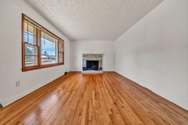 1129 Stoutamire DR, Salem, VA 24153