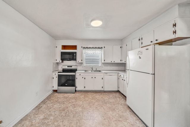 1129 Stoutamire DR, Salem, VA 24153