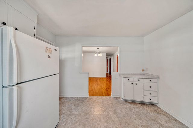 1129 Stoutamire DR, Salem, VA 24153