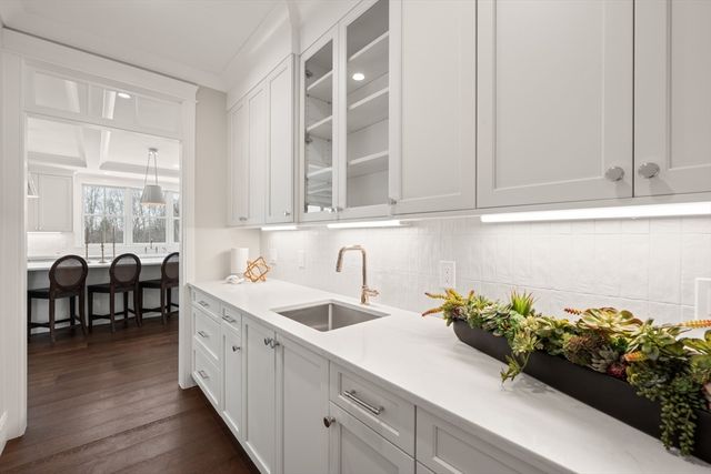 17 Wyndemere Lane, Natick, MA 01760