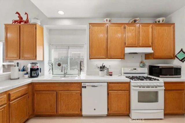 363 Cambridge Drive, San Jacinto, CA 92583
