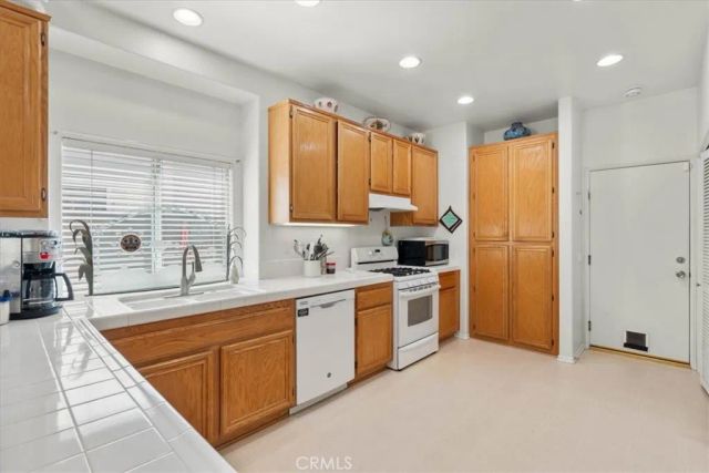 363 Cambridge Drive, San Jacinto, CA 92583