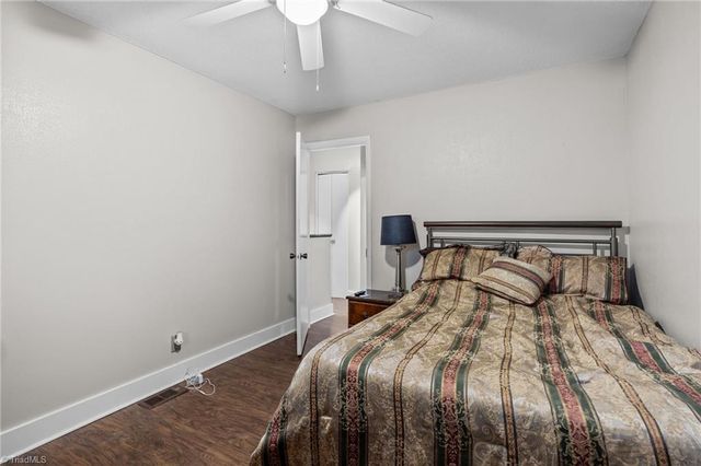 1929 Vantage Point Place F, Greensboro, NC 27407