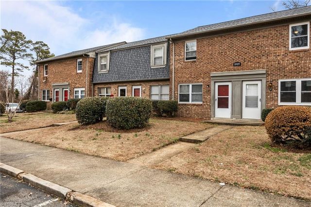 1929 Vantage Point Place F, Greensboro, NC 27407