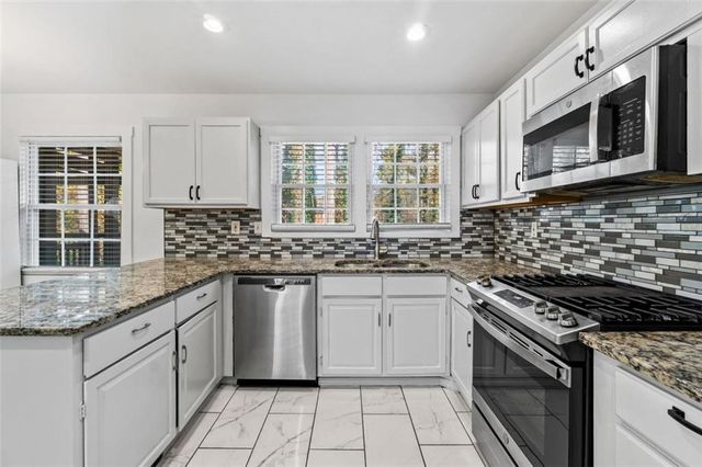 1018 FELLSRIDGE Court, Stone Mountain, GA 30083